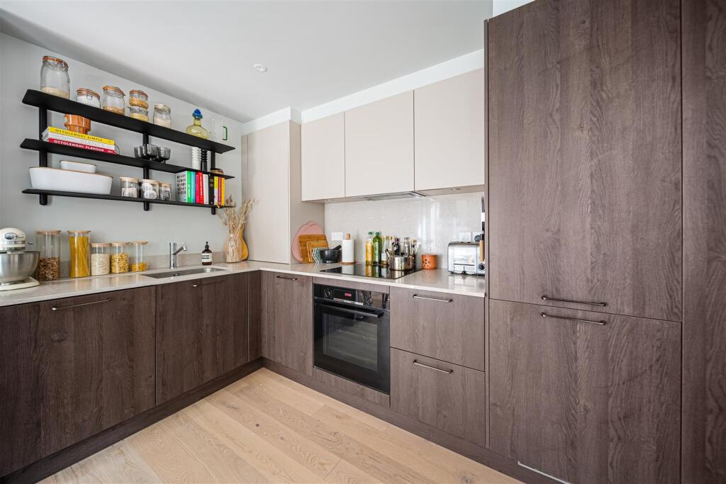 Knolly's Road-04.jpg