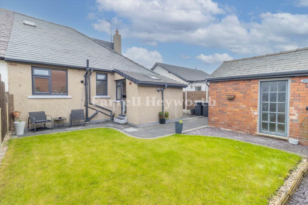 Rear Flat Garden Vie