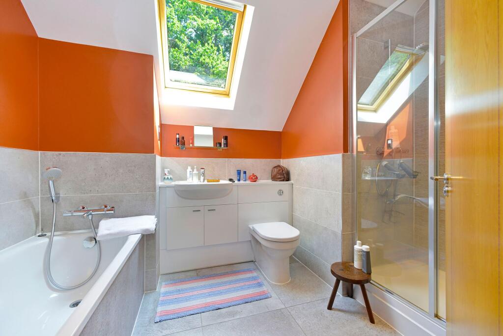 Principal Ensuite Top Floor