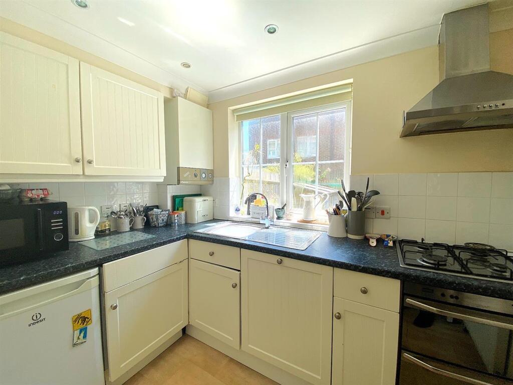 2 Chancery Ct - Kitchen1.jpg