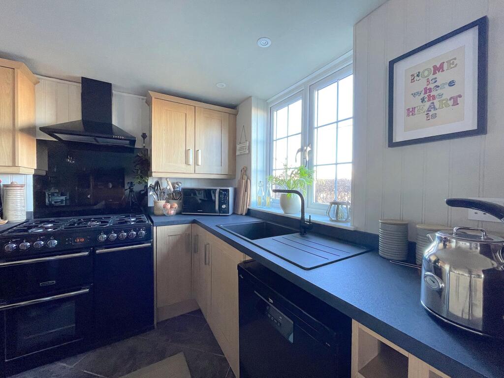 Kitchen Area (2)