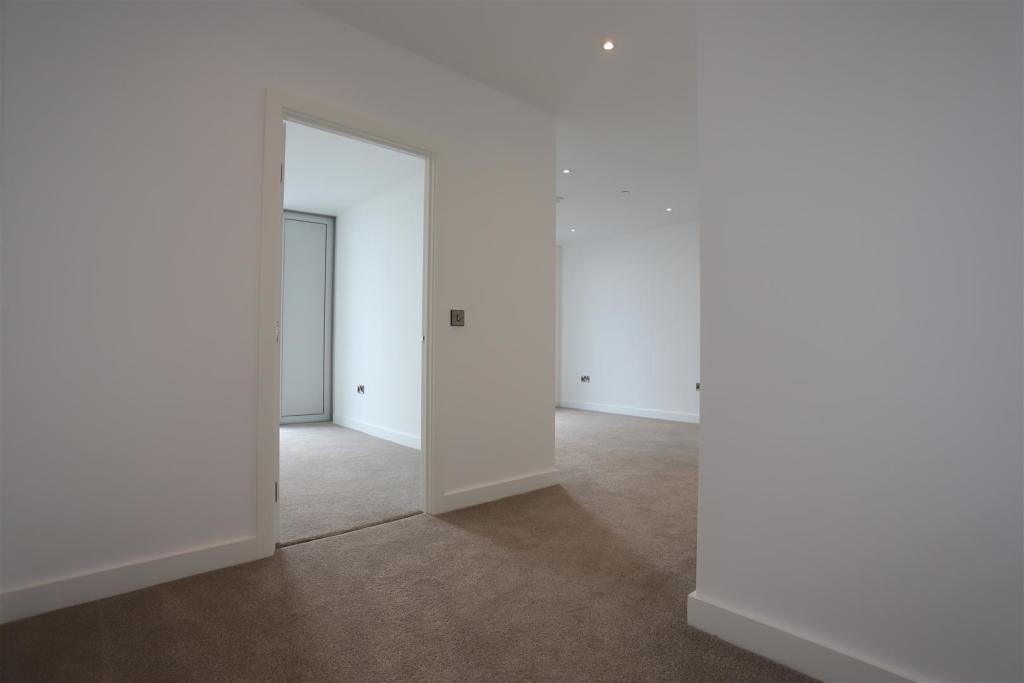 Master Bedroom.JPG