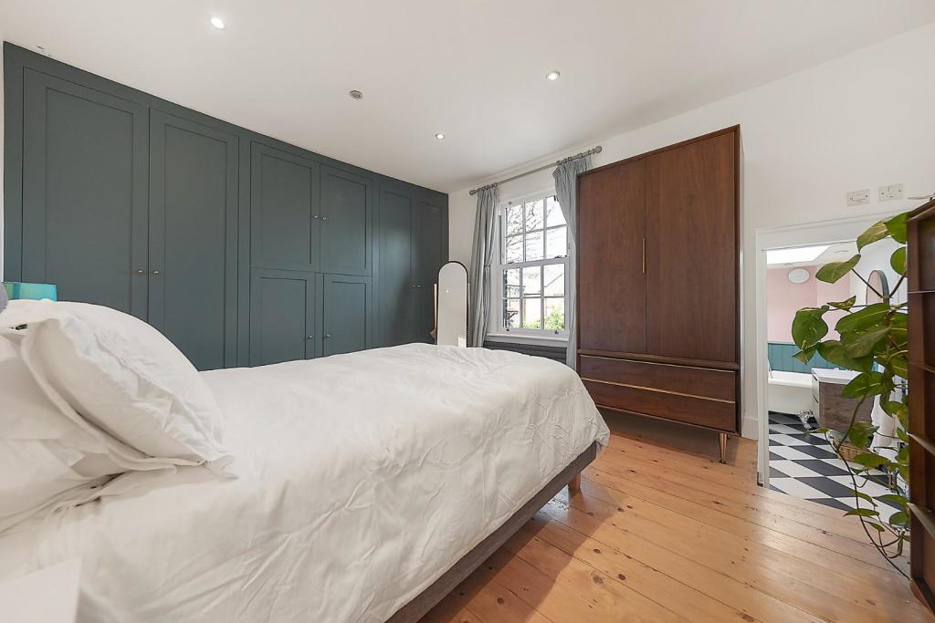 Bedroom One.jpg
