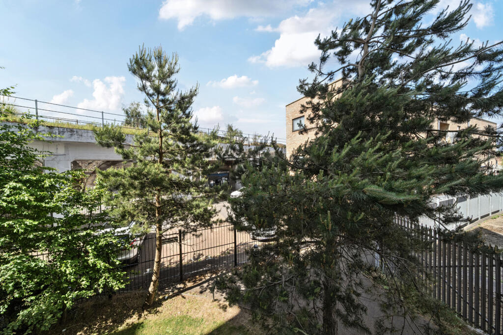 1295017-11-683991...