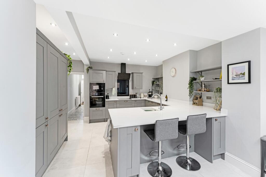 Kitchen island