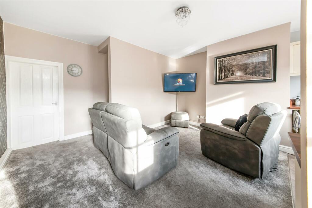 OPEN PLAN LIVING KITCHEN