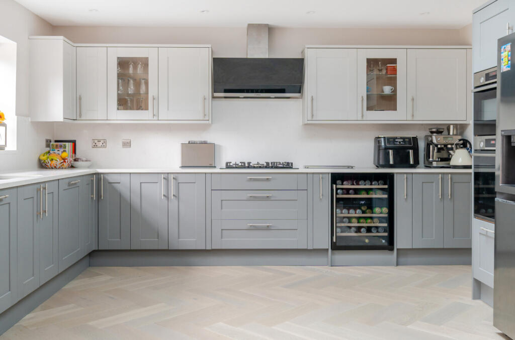 1327750-12-687f81...