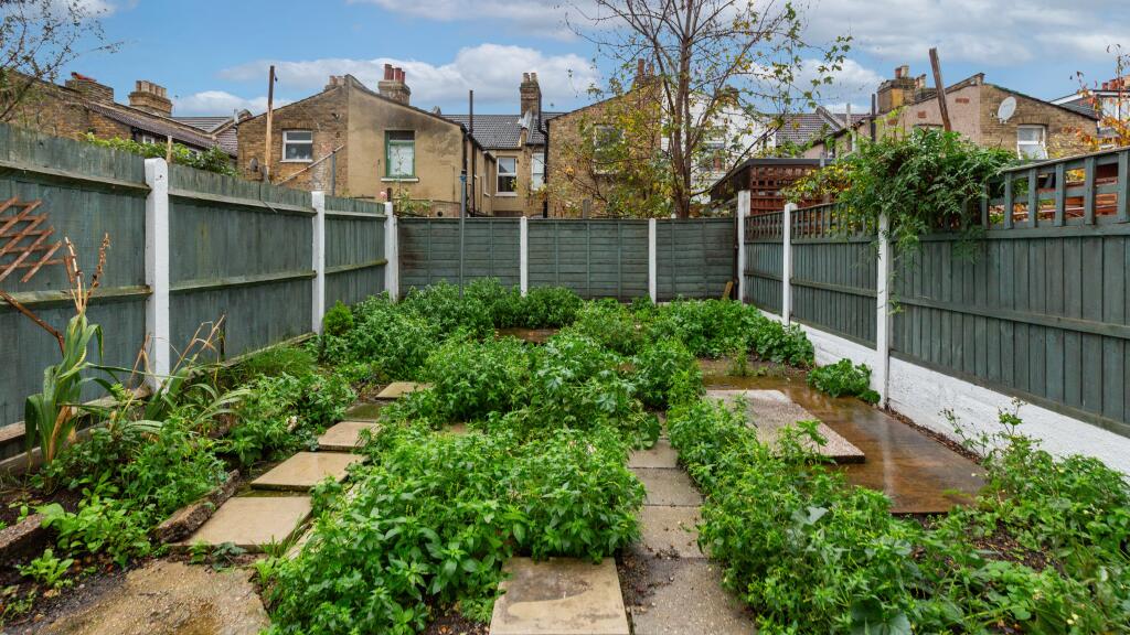 Flat A, 52 Ernald Avenue, East Ham, London, E6 3AL