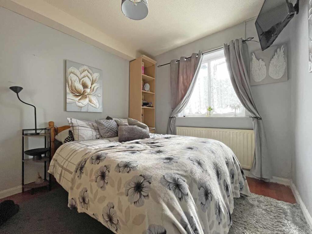 Clittaford View 5 Bed 2.jpg