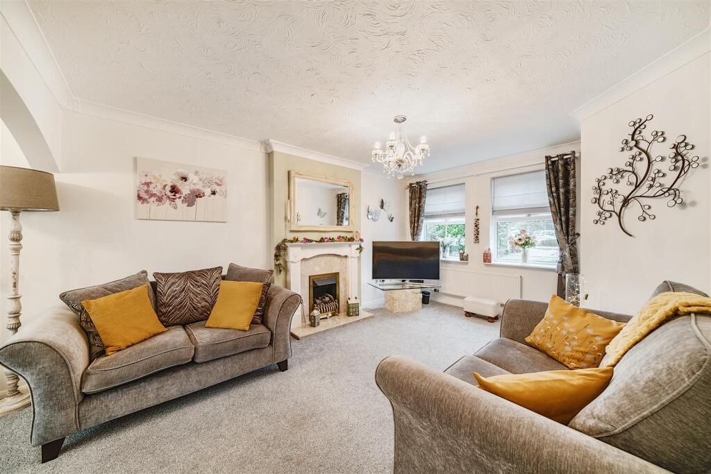 38 The Oval, Caolville