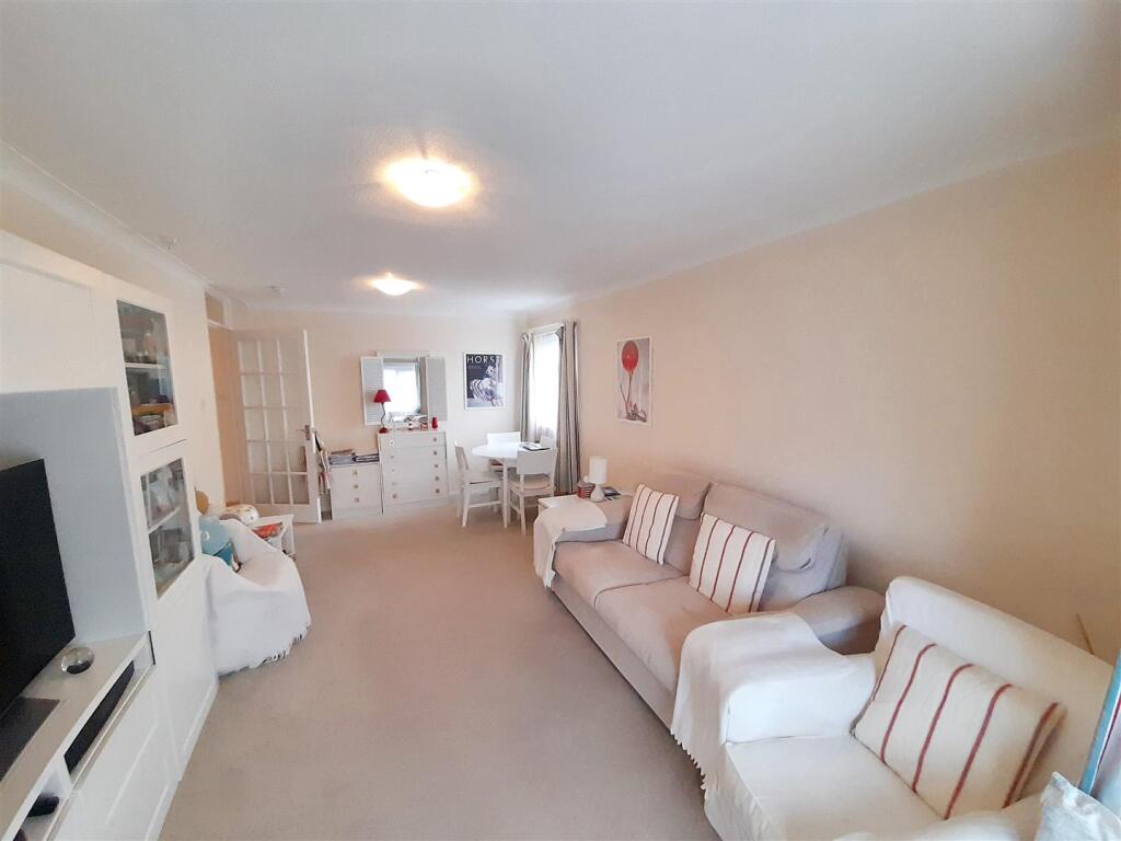 Living dining room 3 new.jpg