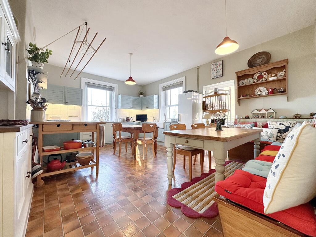 Dining Kitchen