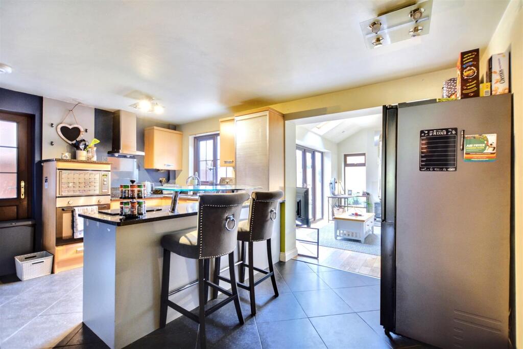 Kitchen_1.jpeg