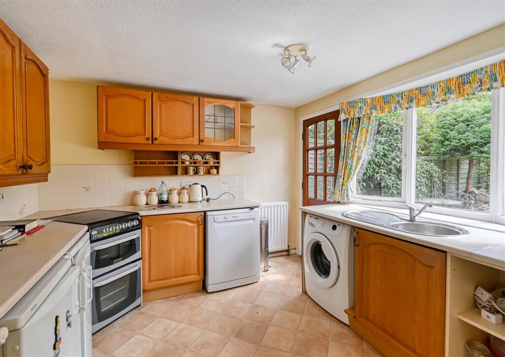 12 Rosemount Gardens-07.jpg