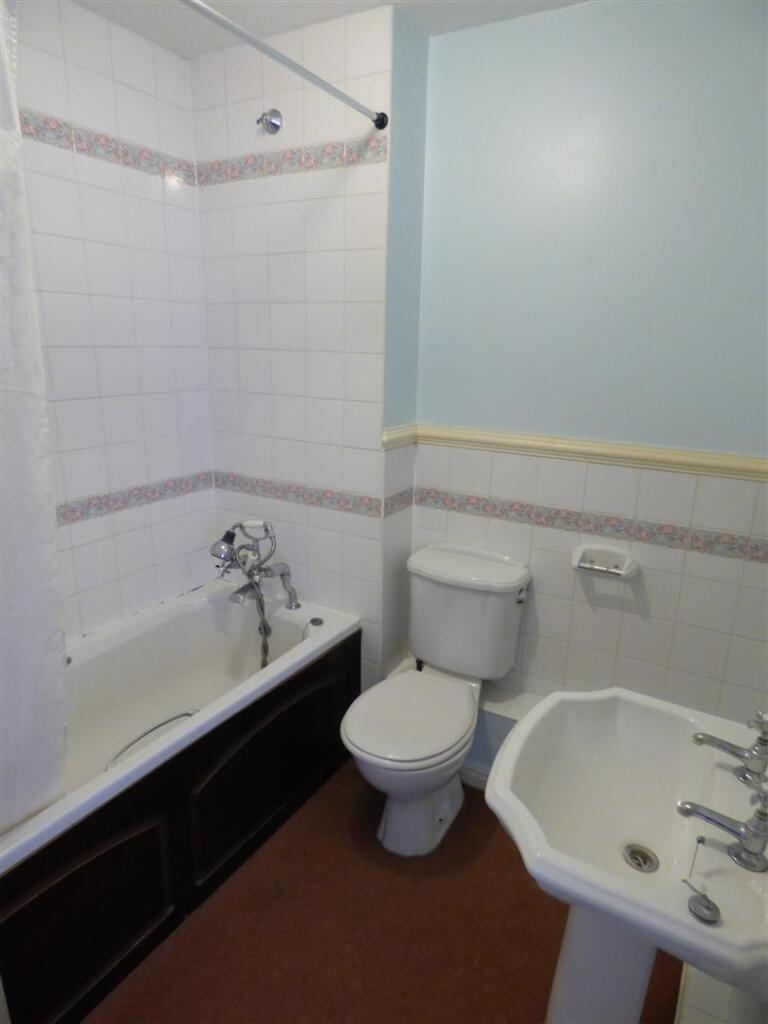 Bathroom.JPG