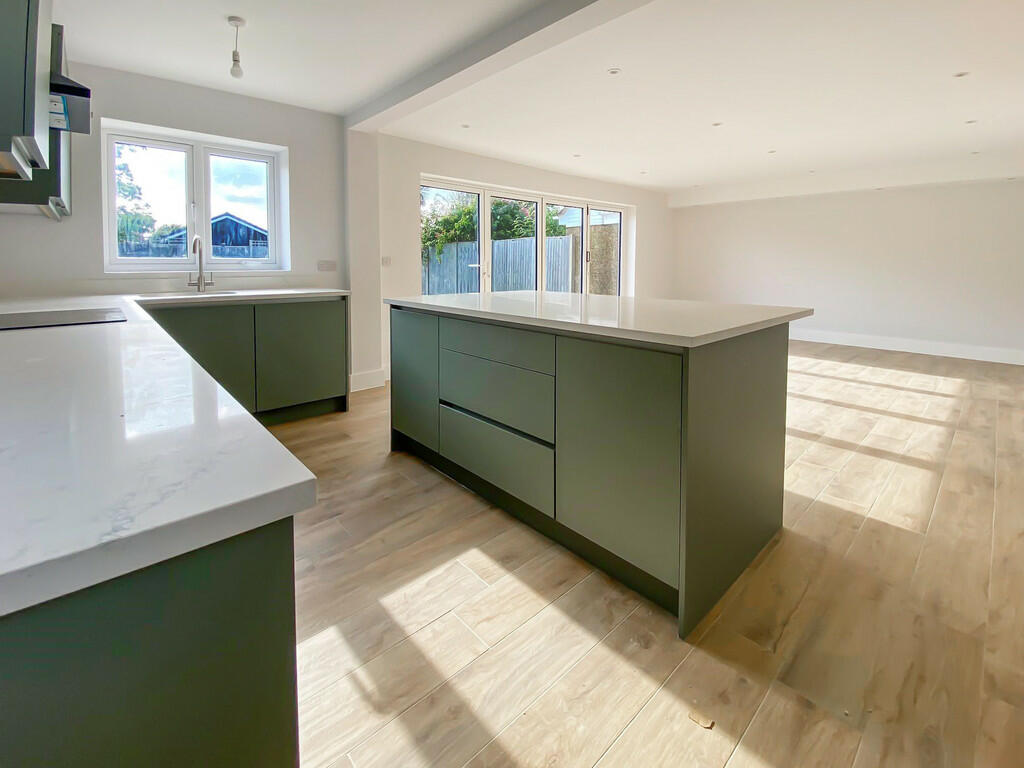 Kitchen/family ro...