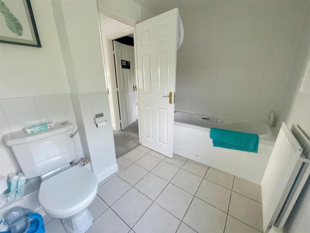 Bathroom.jpg