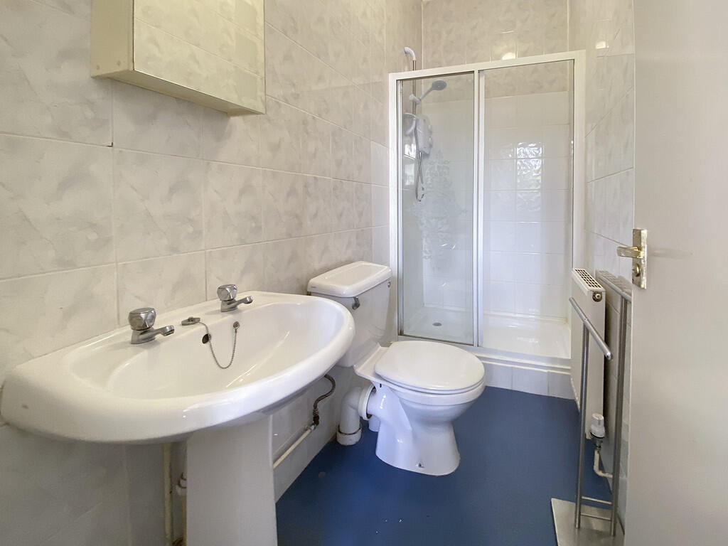 2.4 99B Shower Ro...