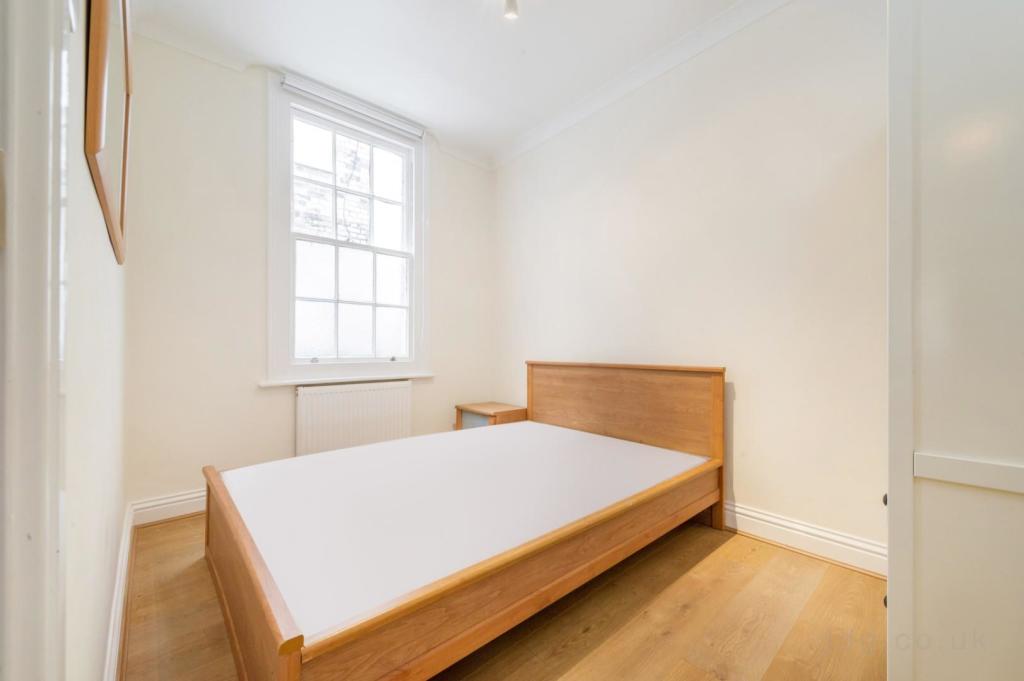 bedroom (2).jpg