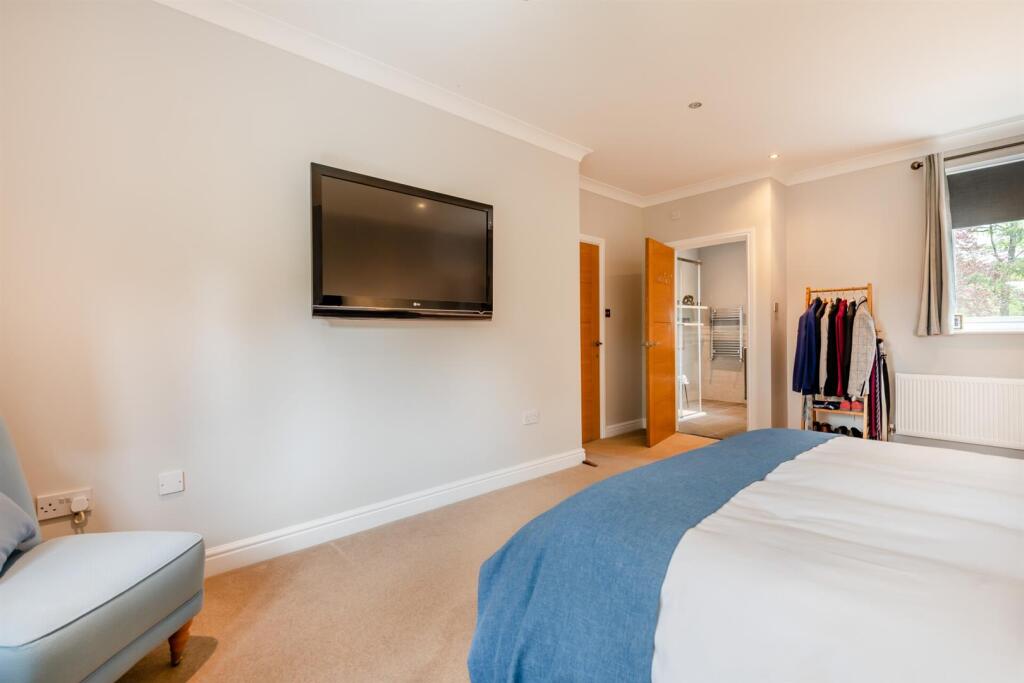 8550186-interior28.jpg