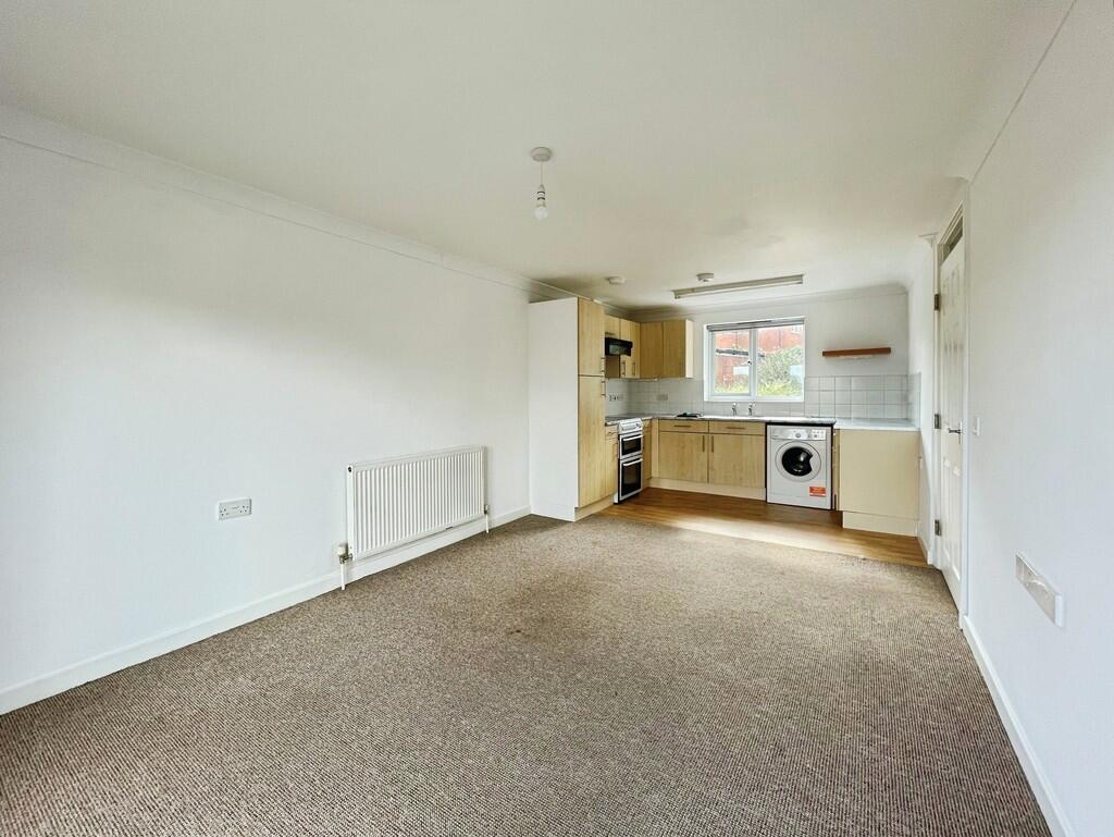 8c177c9d-livingro...