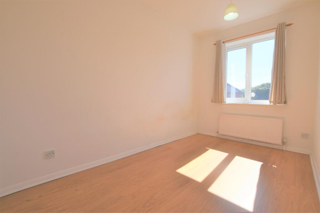 4 Maynard Close Bedroom-2