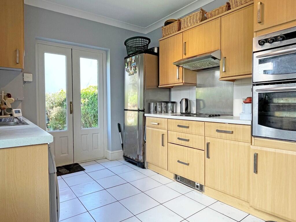 Kit/Breakfast Room