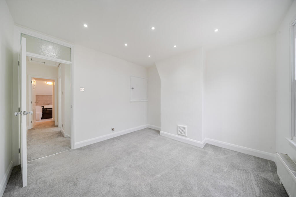 1370971-2-68f2320...