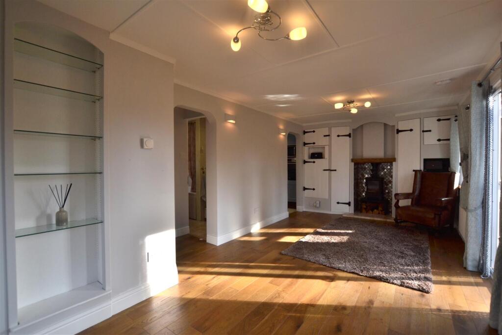 Living, Dining Room 1.JPG