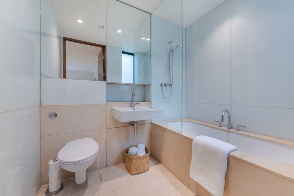 BATHROOM1 (1).jpg