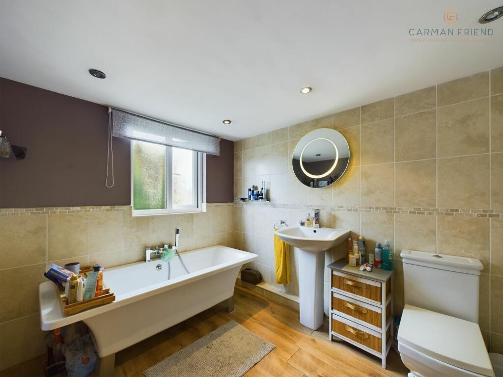 En-suite bedroom 1