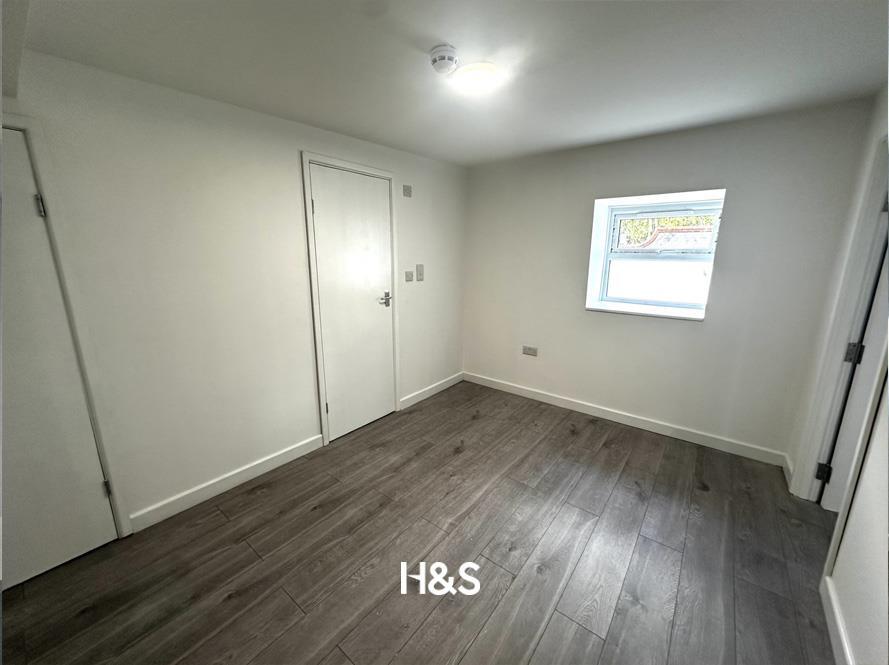 bates hill bedroom.jpg
