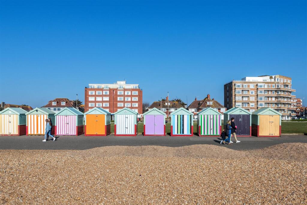 Beach Hut 167-8.jpg