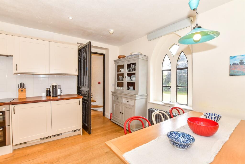 Kitchen/ Breakfast Room