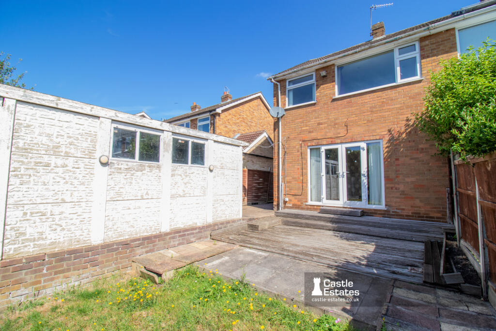 Rear garden &amp; Garage