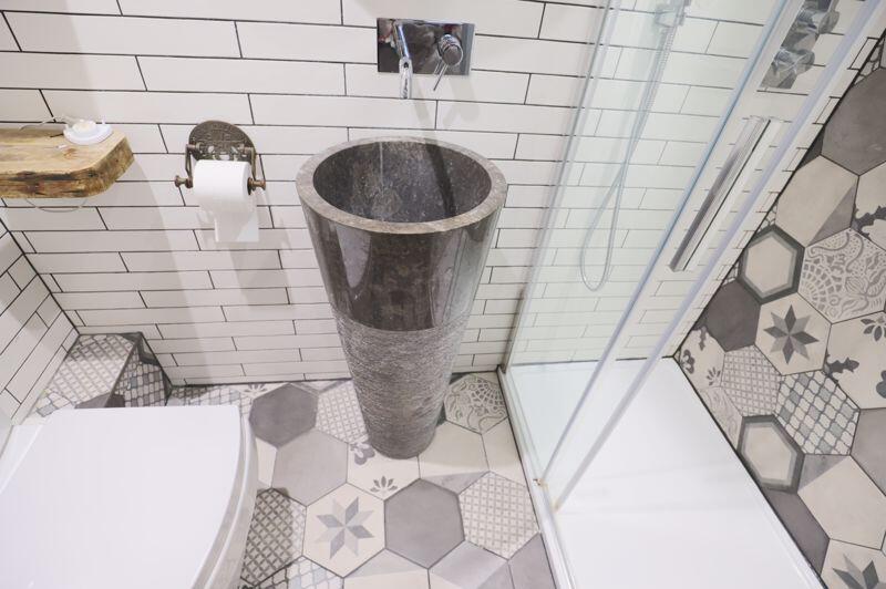Ensuite shower room