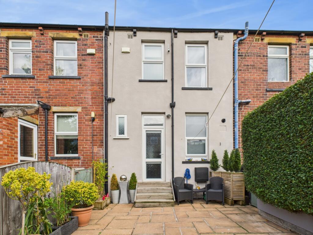 CAM04233G0-PR0038-STILL028