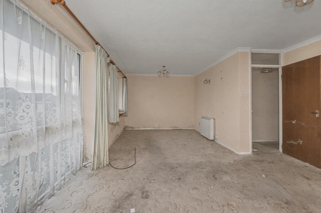 15 Coniston Road, Folkestone, Kent, CT19 5JG