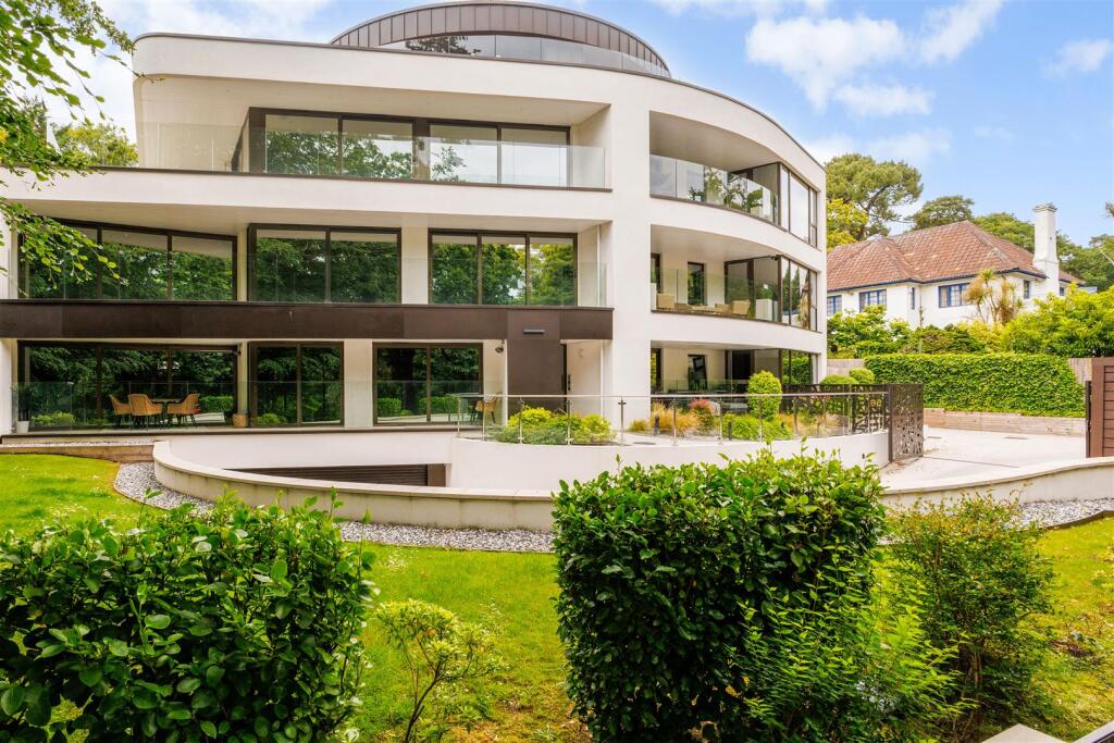 93916_Flat 10 56 The Avenue  (11).jpg