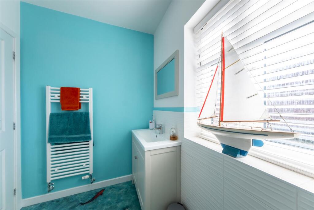 3 Tiverton Way-033.jpg