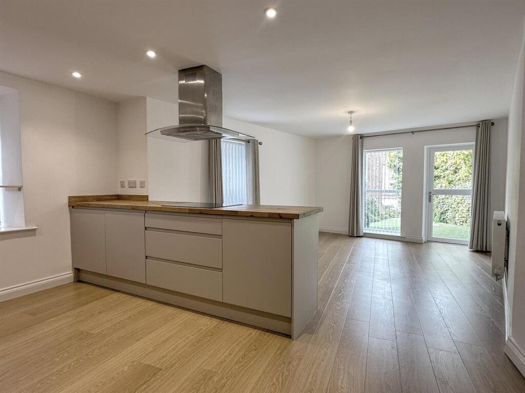 OPEN PLAN KITCHEN DINER &amp; LOUNGE