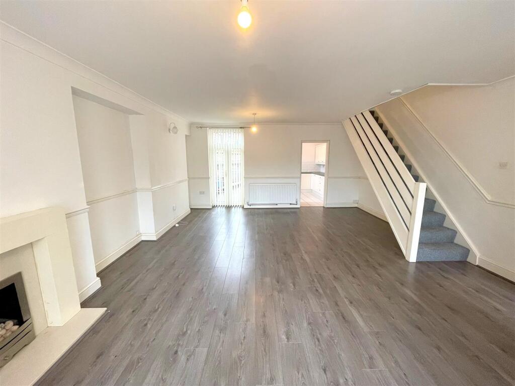 Lounge b.jpg