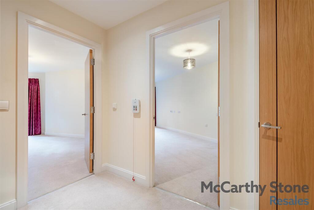 8673628-interior09.jpg