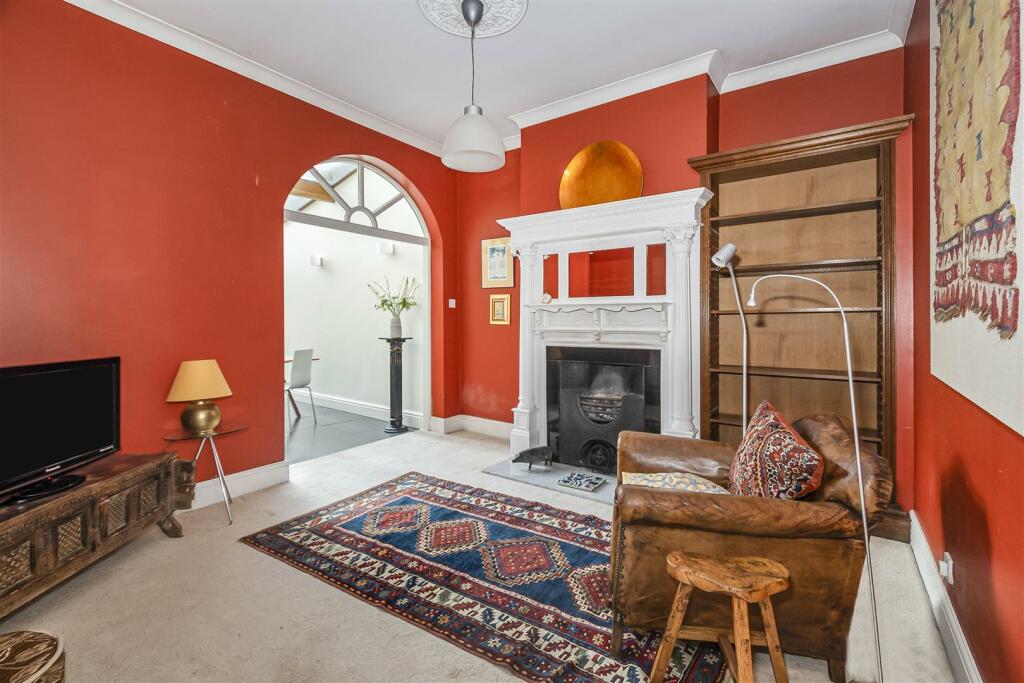 SITTING ROOM