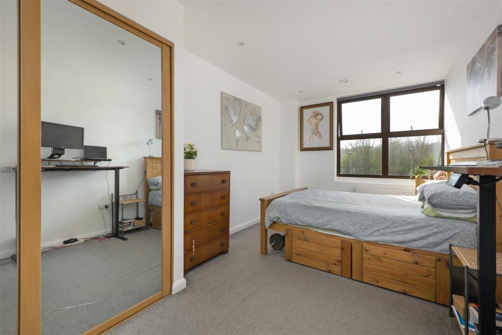 Oystergate Apartments, Wraik Hill