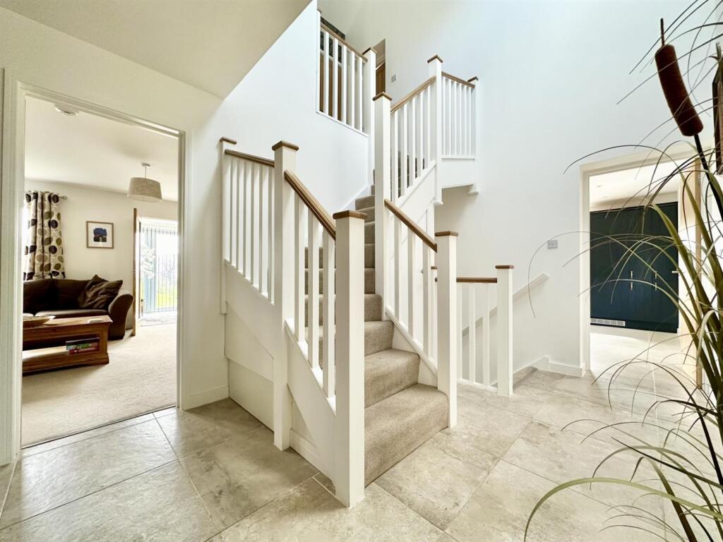 Hallway.jpg