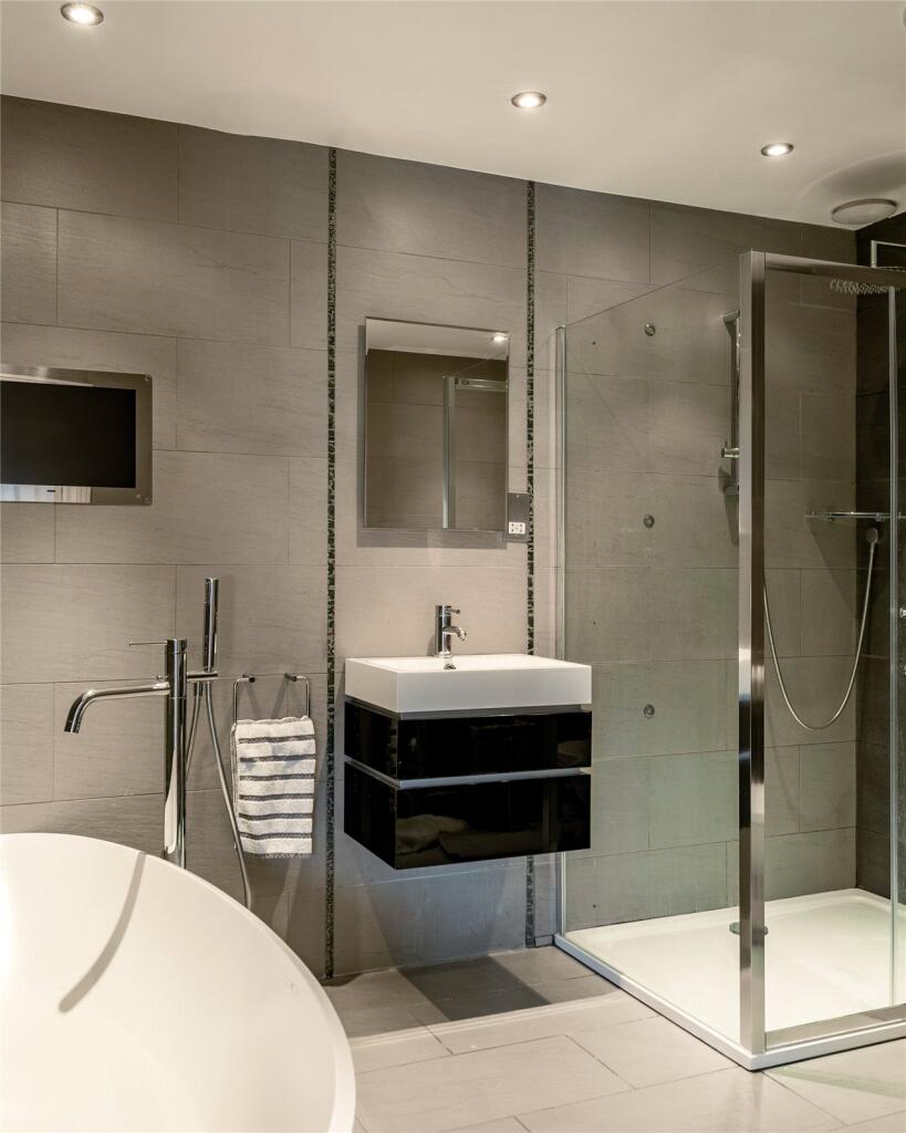 Principal Ensuite