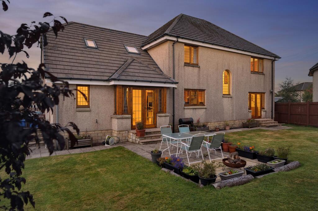 Twilight Rear View/Garden