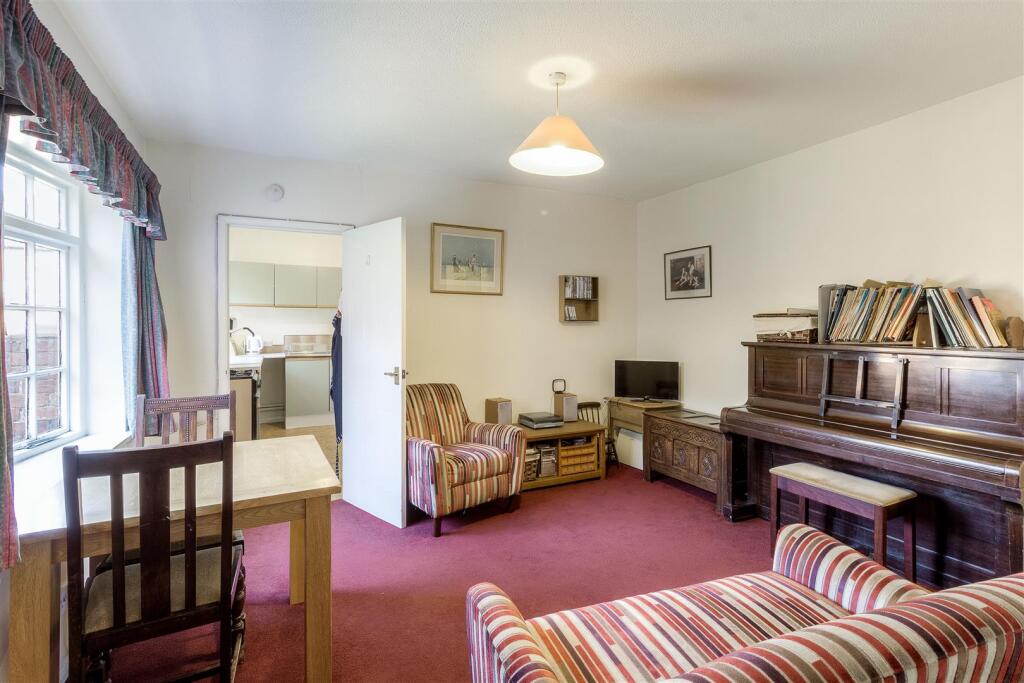Flat 5 Living Room