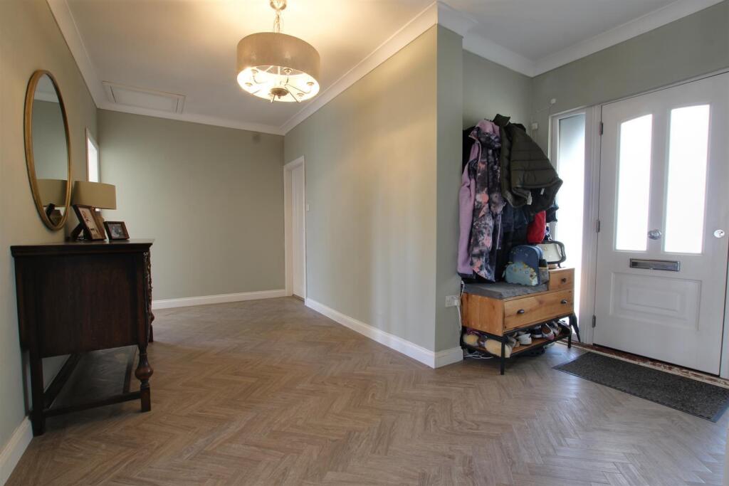 Hallway.jpg